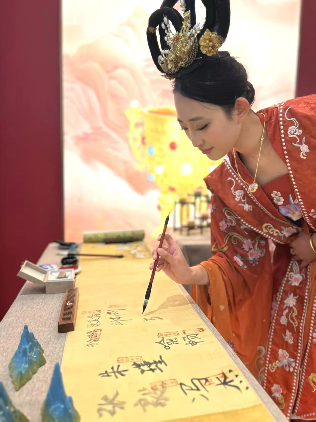 2025新澳免费资料成语平特
