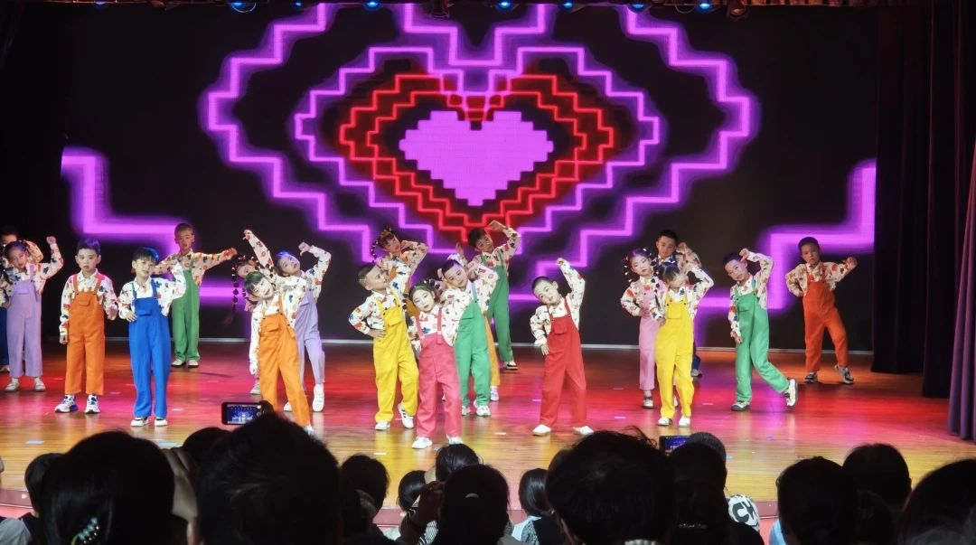 2025新澳免费资料成语平特
